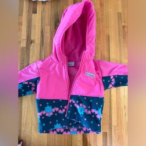 Columbia Baby hooded Jacket. Great Condition. Size 6-12 months.